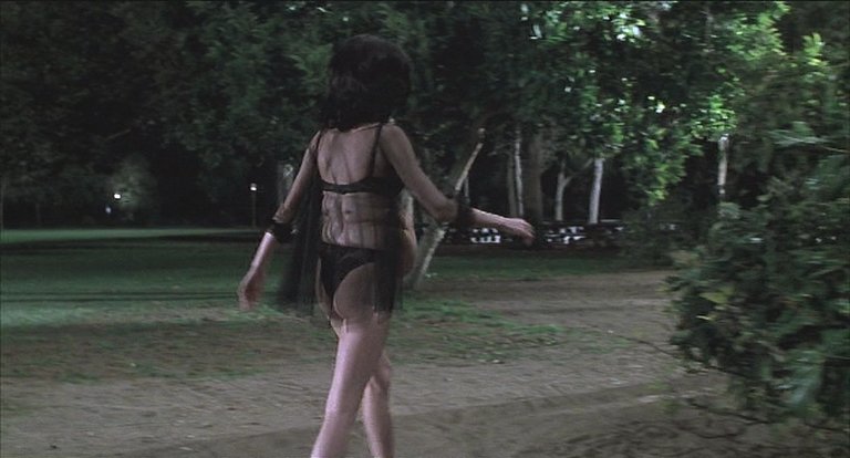 Lara_Flynn_Boyle_Men_in_Black_II_2.jpg